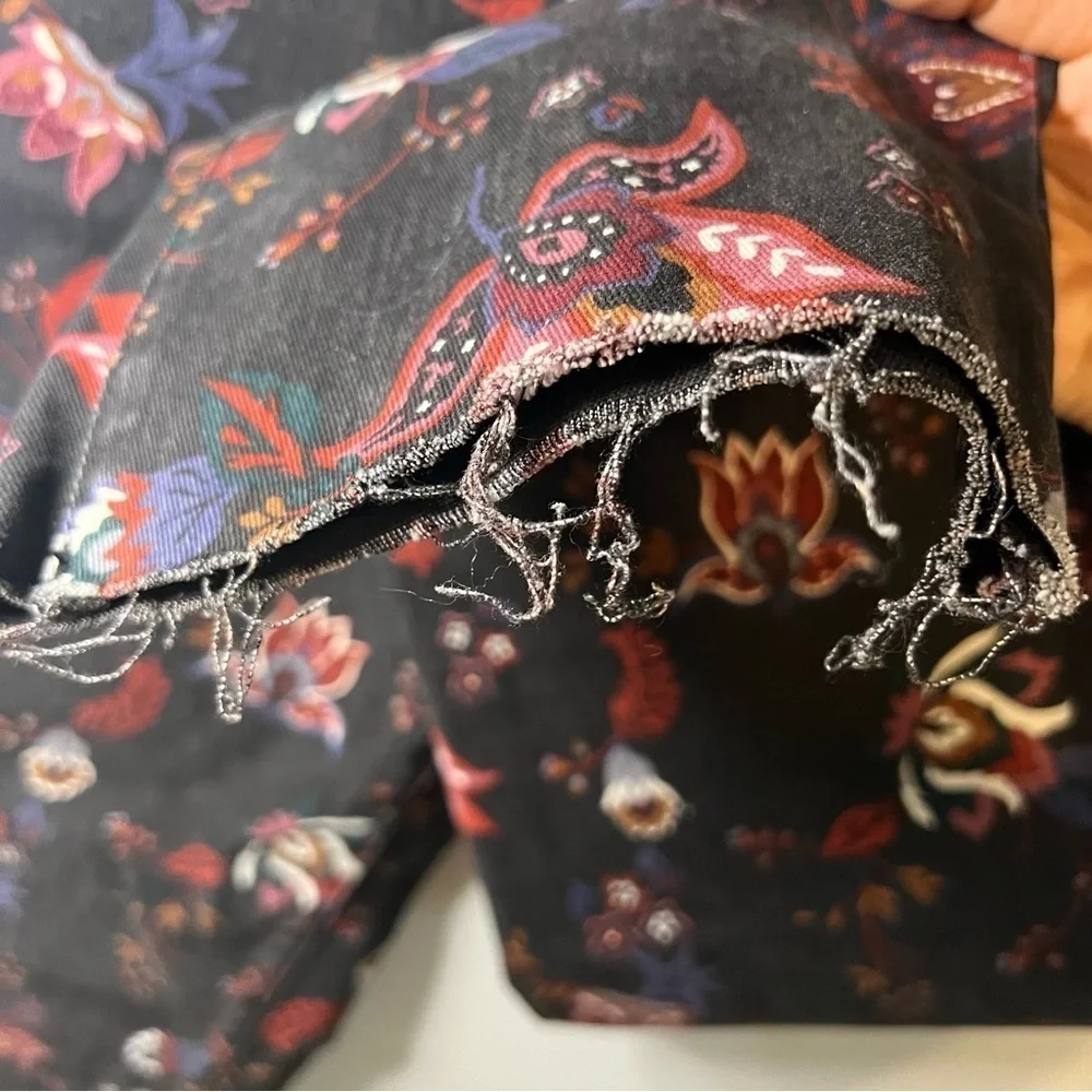 Kensie Vintage Luxe Denim Floral Distressed Jeans Womens Sz 12 | 31 Slim Raw Hem - Picture 3 of 8